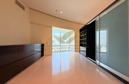 شقة - 3 غرف نوم - 3 حمامات للايجار في برج بارك - شارع الشيخ زايد - دبي