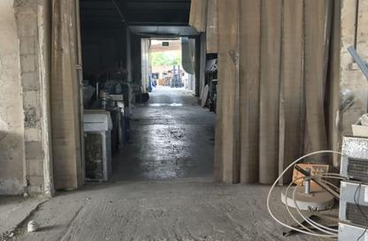 Warehouse - Studio - 1 Bathroom for rent in Umm Ramool - Dubai