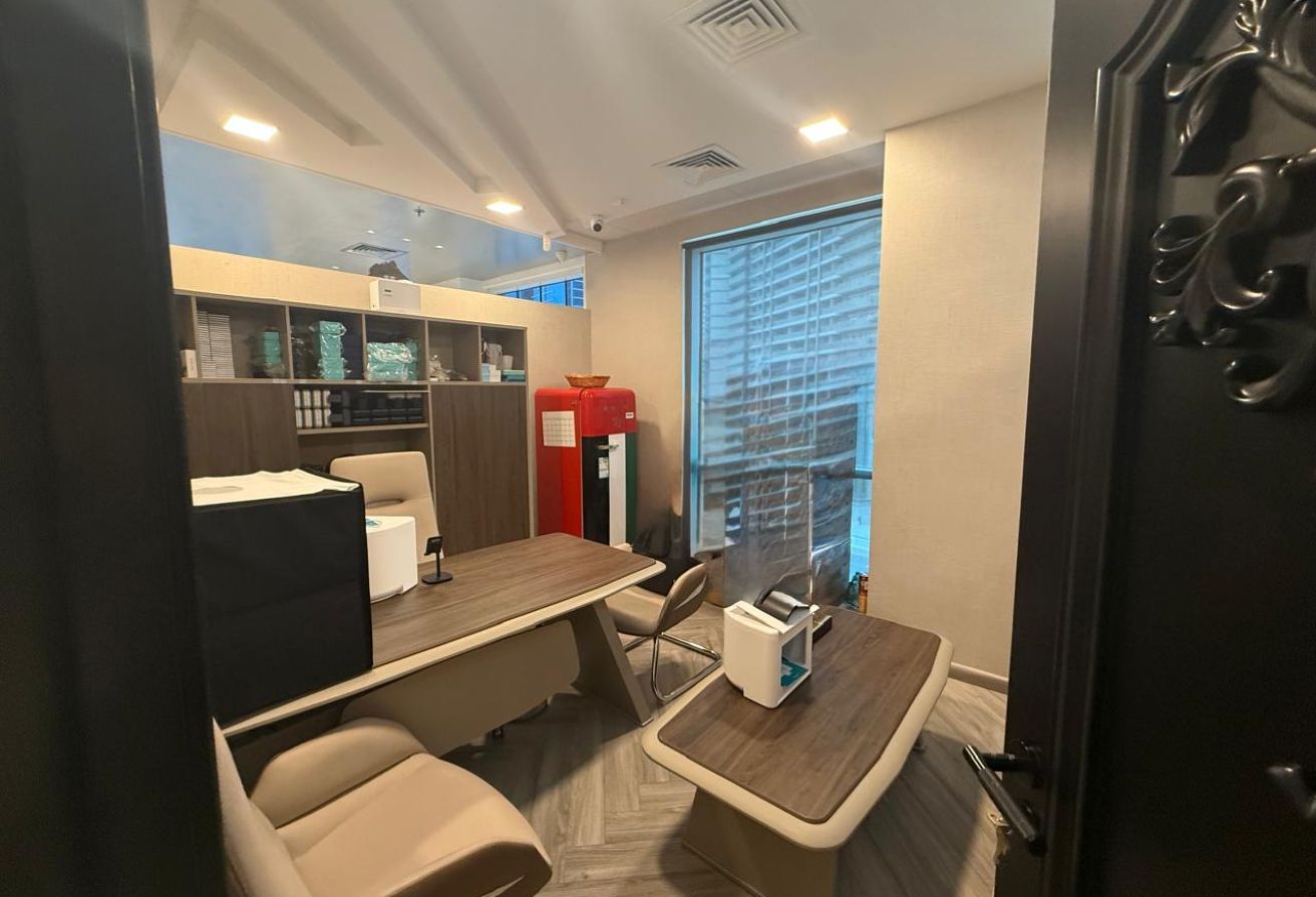 Studio office space in Bay Square Building 3, Business Bay: 8