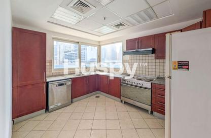 Apartment - 2 - 2 for rent in Cascades Tower - Dubai Marina - Dubai