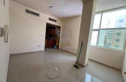 Apartment - Studio - 1 Bathroom for rent in Al Qulaya'ah - Al Sharq - Sharjah