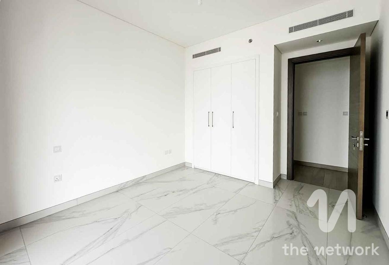 3 Beds | High Floor | Bright and Spacious photo 9