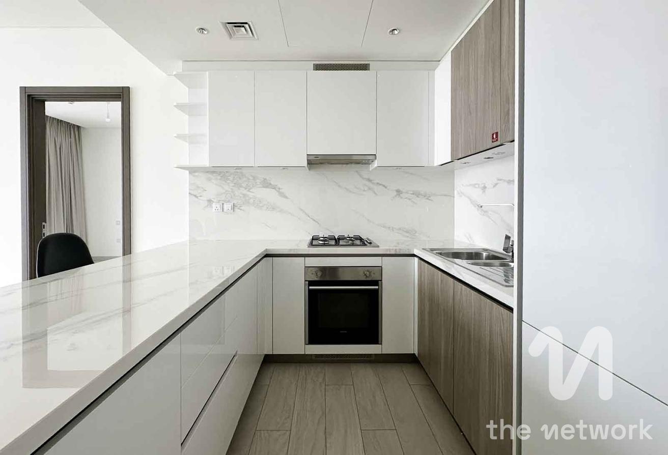 3 Beds | High Floor | Bright and Spacious photo 5