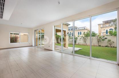 Villa - 4 Bedrooms - 3 Bathrooms for rent in District 9 - Jumeirah Park - Dubai