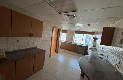 Apartment - 3 - 4 for rent in Fairmont Hotel - Sheikh Zayed Road - Dubai Apartment - 3 - 4 for rent in Fairmont Hotel - Sheikh Zayed Road - Dubai