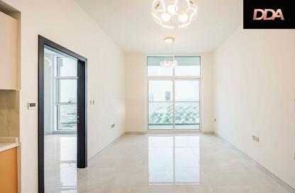 شقة - غرفة نوم - 1 حمام للايجار في سكايز من دانوب - ارجان - دبي