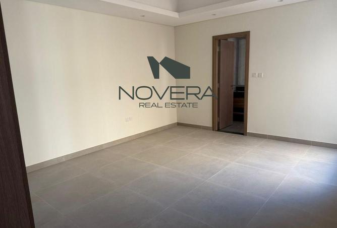 102821109 - Property Image 3