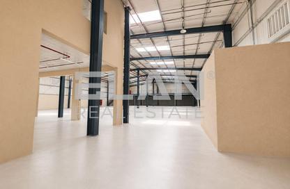 Warehouse - Studio - 4 Bathrooms for rent in Dubai Investment Park 1 (DIP 1) - Dubai Investment Park (DIP) - Dubai