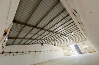 Warehouse - Studio - 1 Bathroom for rent in Wadi AL AIN 1 - Al Noud - Al Ain
