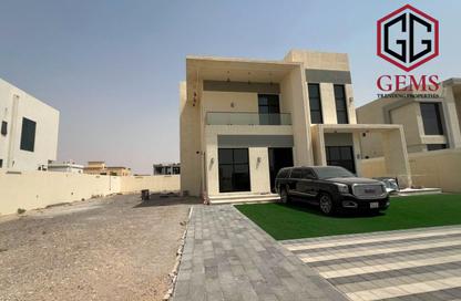 Villa - 4 Bedrooms - 5 Bathrooms for rent in Al Aweer 1 - Al Aweer - Dubai