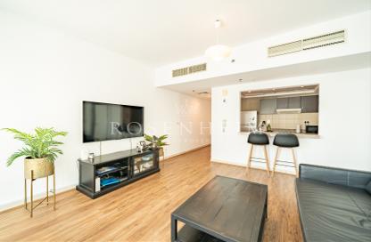 Apartment - 1 - 2 for rent in The Point - Dubai Marina - Dubai