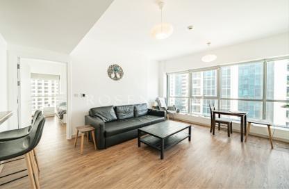 Apartment - 1 - 2 for rent in The Point - Dubai Marina - Dubai