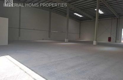 Warehouse - Studio - 2 Bathrooms for rent in Umm Al Thuoob - Umm Al Quwain