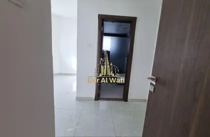 شقة - غرفة نوم - 2 حمامات للايجار في برج الرشيد 6 - شارع التعاون - التعاون - الشارقة