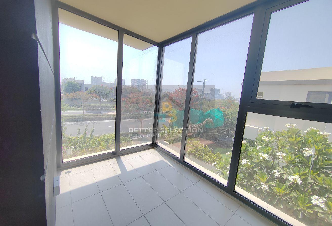 Green Belt | Stunning Landscaped |Prime Location photo 8