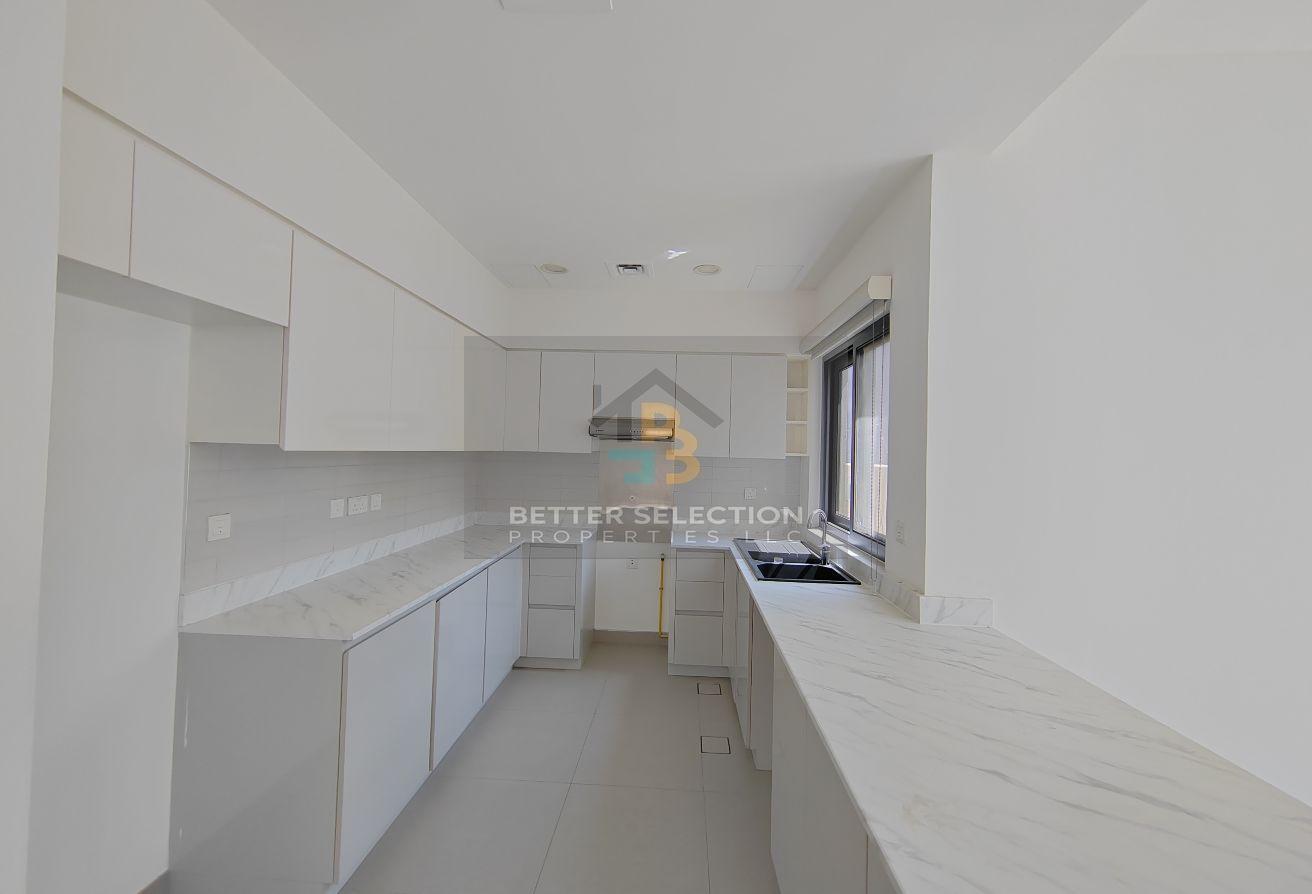 Green Belt | Stunning Landscaped |Prime Location photo 3