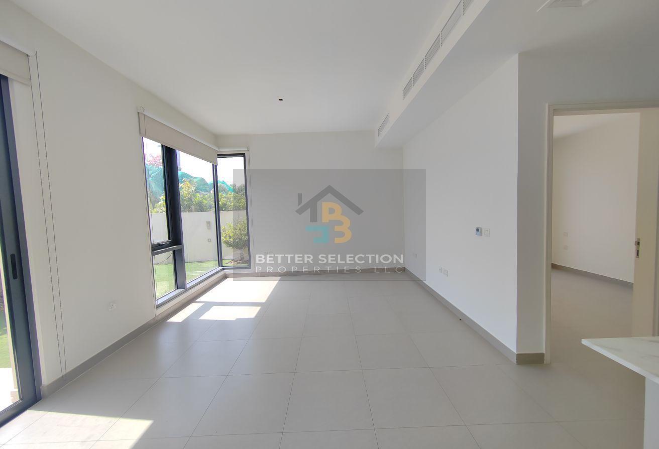 Green Belt | Stunning Landscaped |Prime Location photo 2