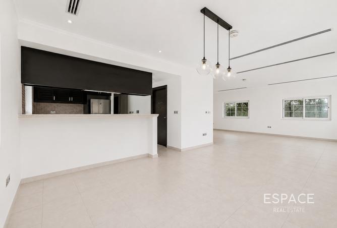 121540725 - Property Image 3