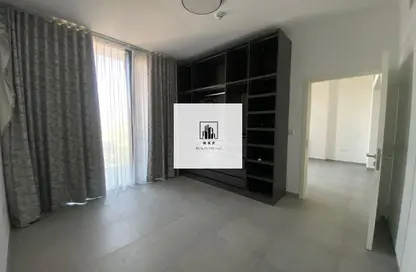 شقة - غرفة نوم - 2 حمامات للايجار في الطراز - حي نسيج - الجادة - الشارقة