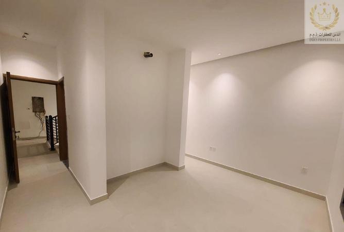 126100037 - Property Image 3