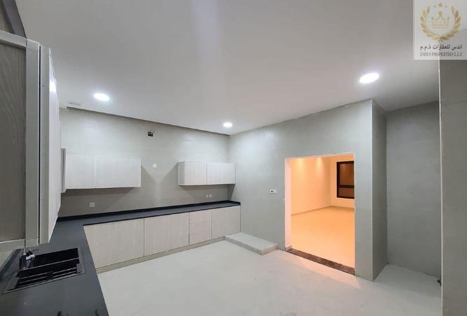 126100037 - Property Image 2