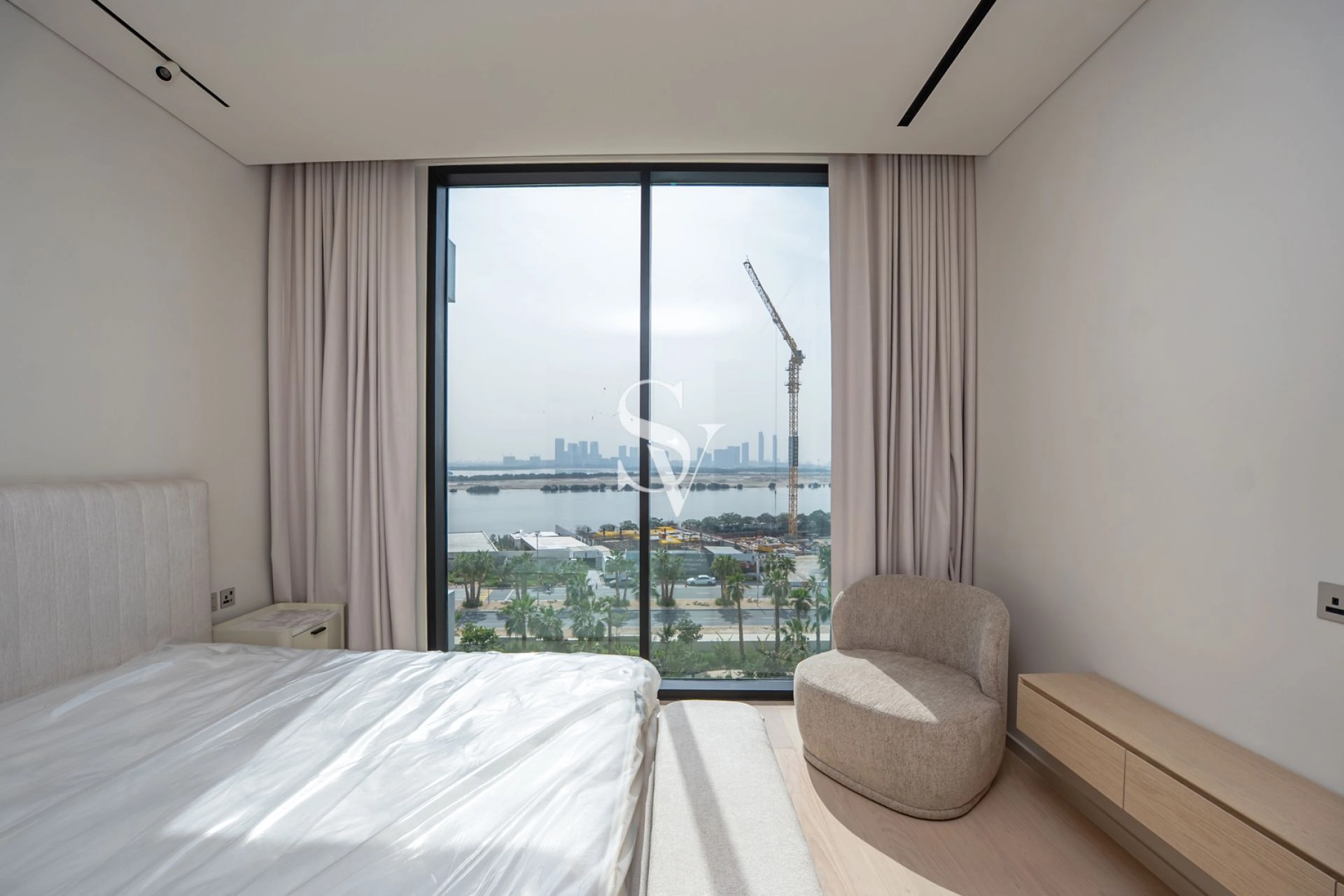 Waterfront 2-Bedroom | Best Views | Mid Floor