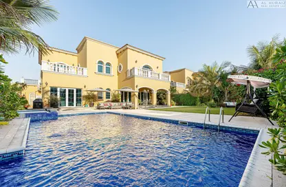 Villa - 5 Bedrooms - 5 Bathrooms for sale in District 2 - Royal Park - Jumeirah Park - Dubai