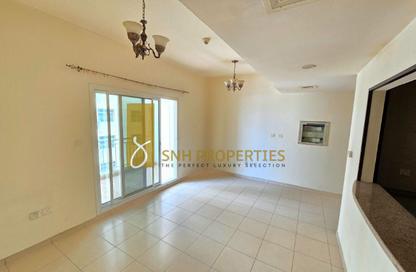 Apartment - 1 Bedroom - 2 Bathrooms for rent in Mazaya 1 - Queue Point - Liwan - Dubai Apartment - 1 Bedroom - 2 Bathrooms for rent in Mazaya 1 - Queue Point - Liwan - Dubai