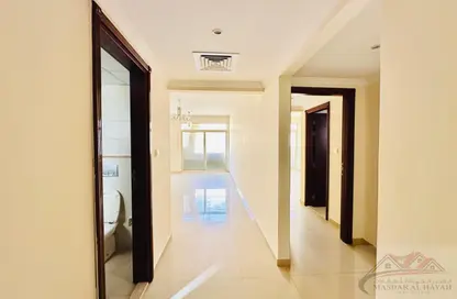 Apartment - 1 Bedroom - 2 Bathrooms for rent in Muwaileh 29 Building - Muwaileh - Sharjah