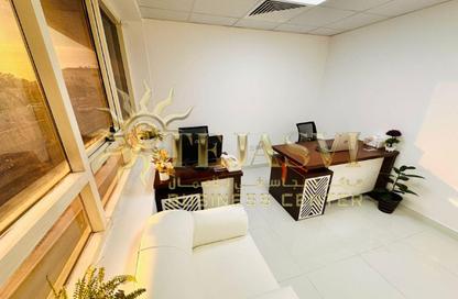 Office Space - Studio - 1 Bathroom for rent in Silver Home Building - Hor Al Anz - Deira - Dubai