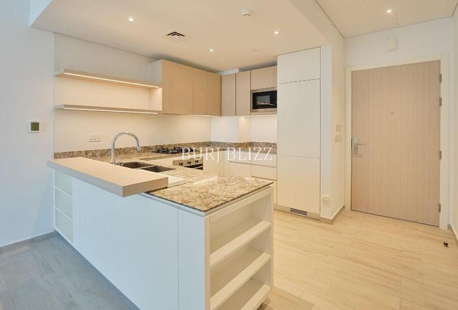 Sophisticated 2BR | Premium Amenities | Vacant photo 2