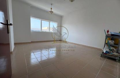 Apartment - 1 - 1 for rent in Al Qulayaa Building - Al Qulaya'ah - Al Sharq - Sharjah Apartment - 1 - 1 for rent in Al Qulayaa Building - Al Qulaya'ah - Al Sharq - Sharjah