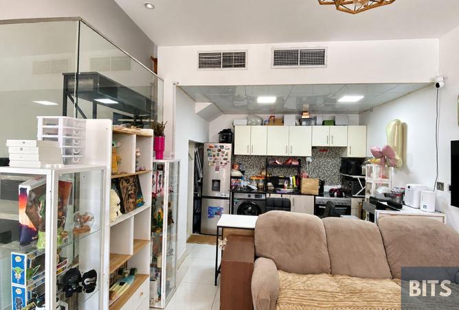 Corner | Semi Furnished |Pool View |Available Oct photo 3