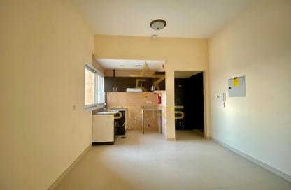 Apartment - Studio - 1 Bathroom for rent in Silicon Gates 4 - Silicon Gates - Dubai Silicon Oasis - Dubai