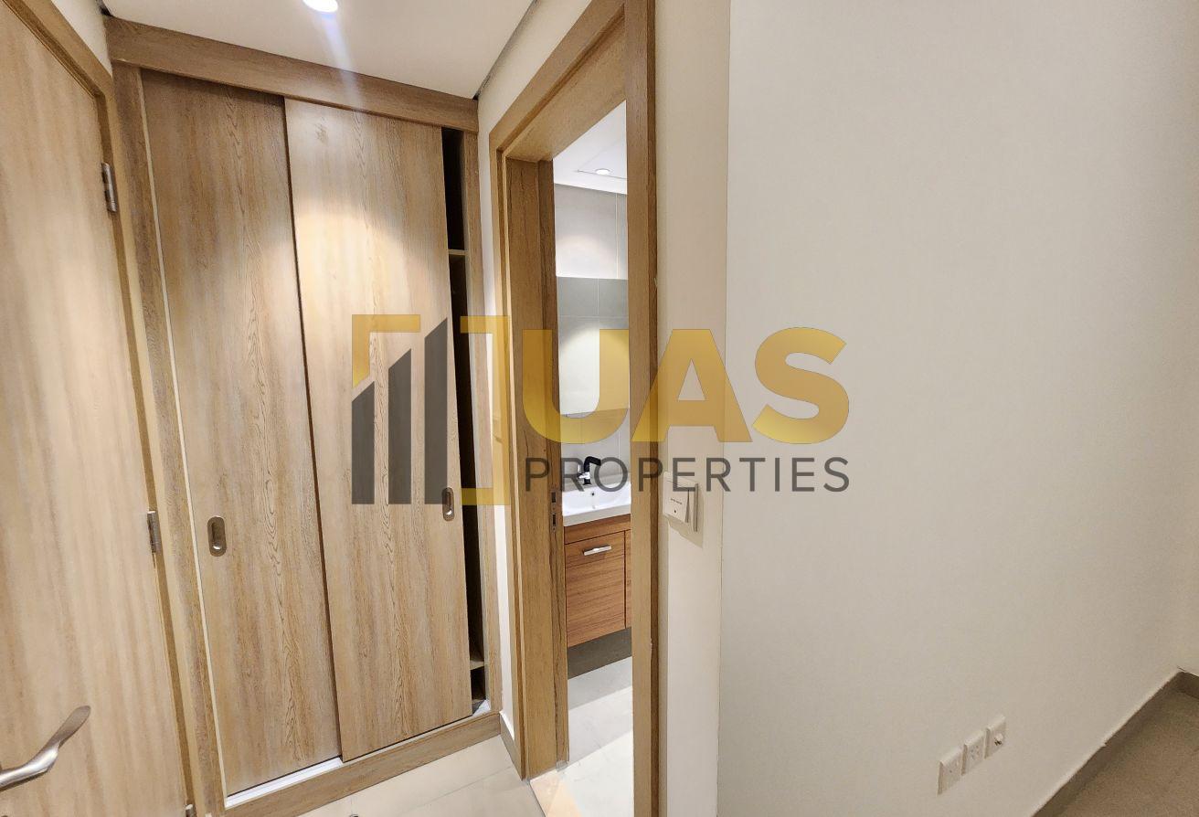 Luxury 1bhk big terrace+ One month free parking photo 8