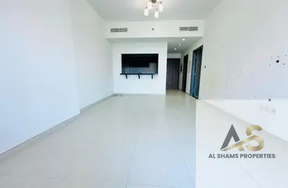 شقة - غرفة نوم - 2 حمامات للايجار في اوركيد ريزيدنس - حديقة دبي العلميه - دبي