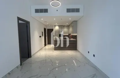 شقة - غرفة نوم - 2 حمامات للايجار في رويال ريجينسي - الخليج التجاري - دبي شقة - غرفة نوم - 2 حمامات للايجار في رويال ريجينسي - الخليج التجاري - دبي