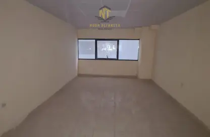 شقة - 2 غرف نوم - 2 حمامات للايجار في الممزر بلازا - شارع التعاون - التعاون - الشارقة