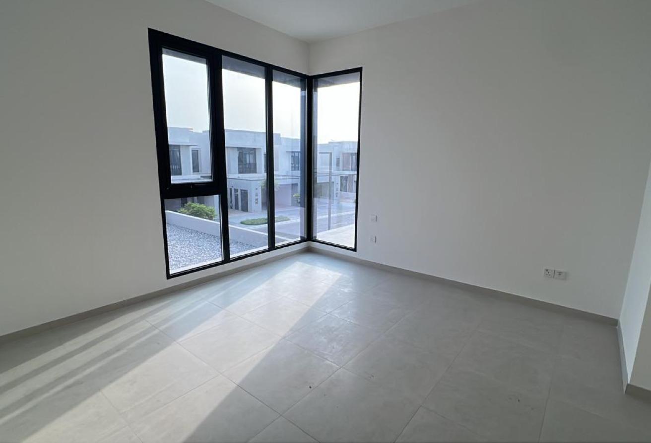 Single Row TH | 4BR + Maid | Landscaped photo 8