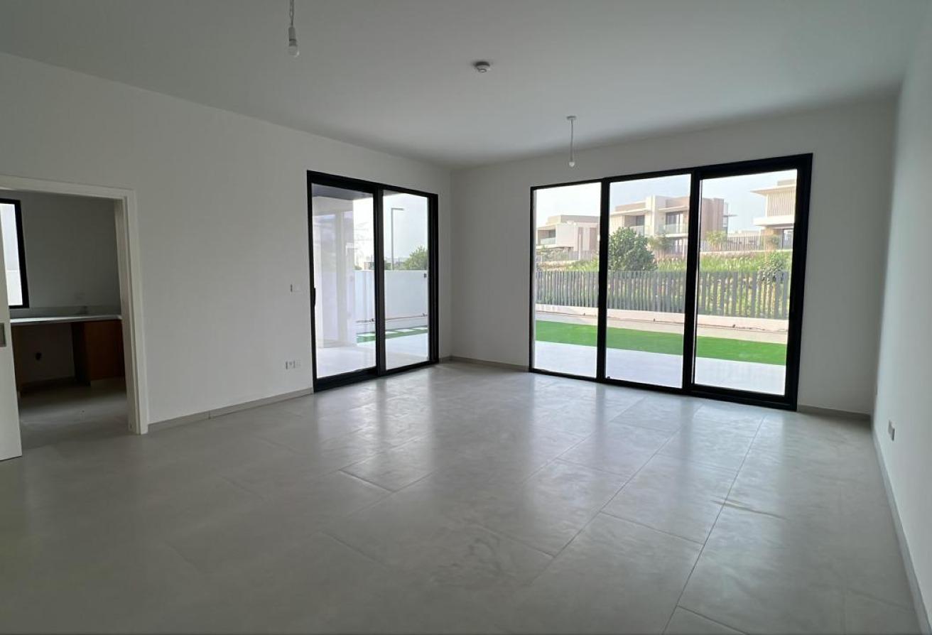 Single Row TH | 4BR + Maid | Landscaped photo 3