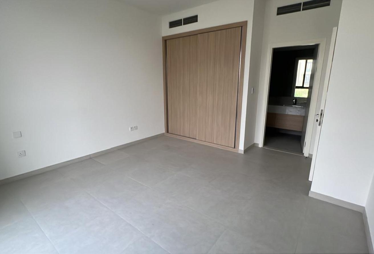 Single Row TH | 4BR + Maid | Landscaped photo 9