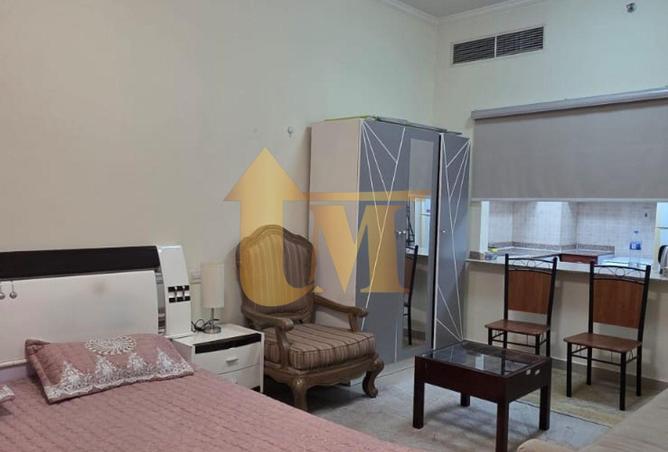 Room For Rent in CBD 07 – 457 Sq. Ft. | Balcony photo 3