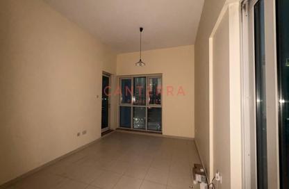 Apartment - 1 - 2 for rent in Cascades Tower - Dubai Marina - Dubai