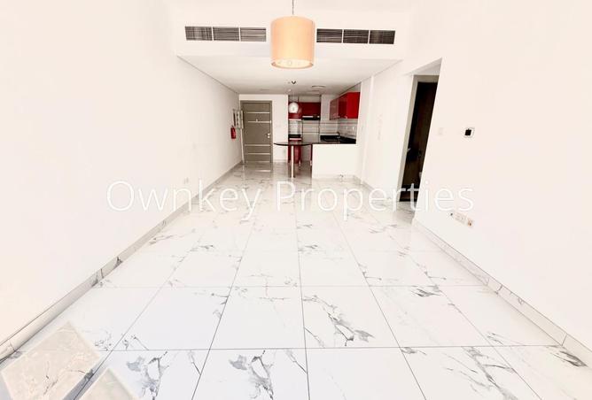 Prime Location | Adorable Apartment|All Amenities photo 3