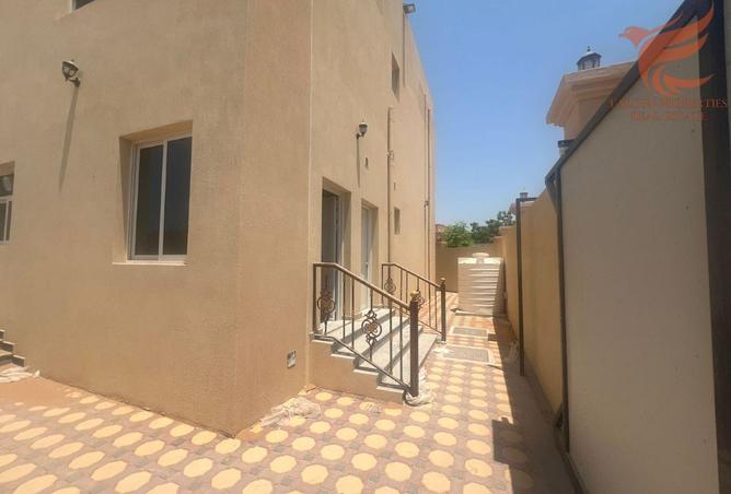 67433990 - Property Image 2