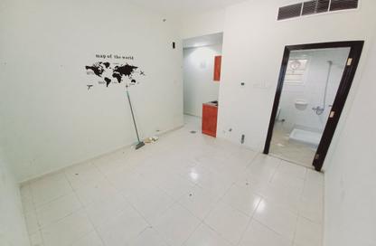 Apartment - Studio - 1 Bathroom for rent in Fire Station Road - Muwaileh - Sharjah