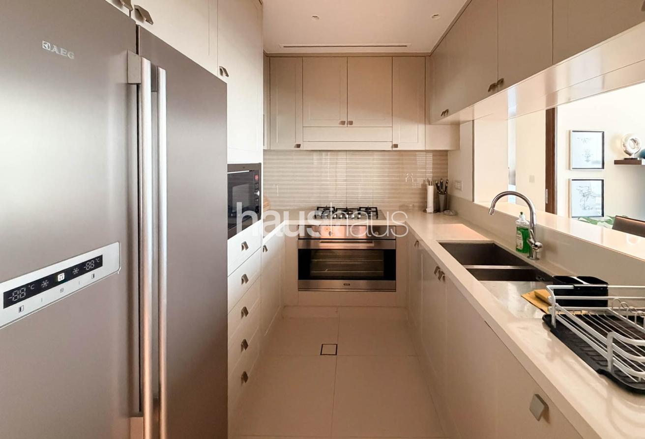 Skyline Elegance | Iconic Living | Serviced Luxury photo 4