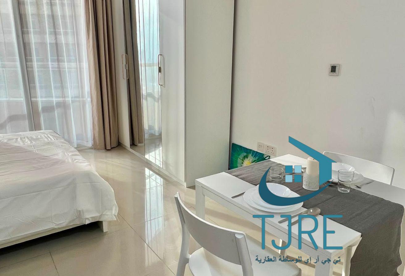 Studio Apartment in Lakeside B IMPZ Bright Layout photo 2