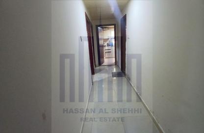 شقة - 2 غرف نوم - 2 حمامات للايجار في طريق فاير ستاشن - مويلح - الشارقة