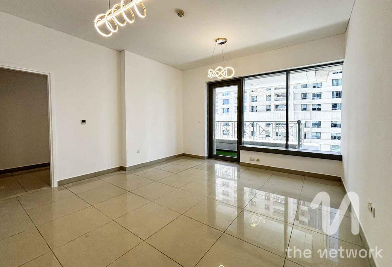 Upgraded | Large 2 Bed | High Floor photo 2